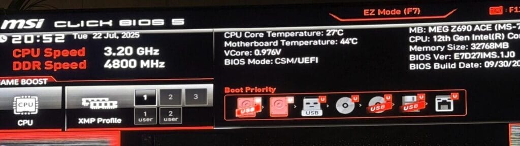 BIOS-Bildschirm mit Temperatur- und Hardware-Informationen